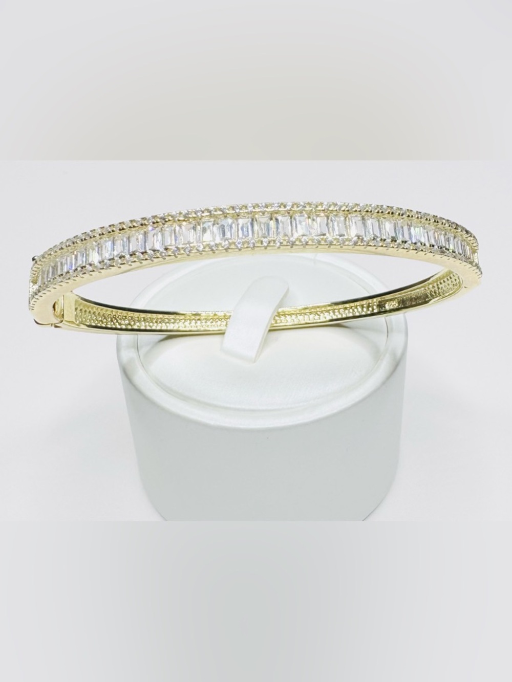 18K Gold Stone-Set Baguette Crystal Bangle Bracelet